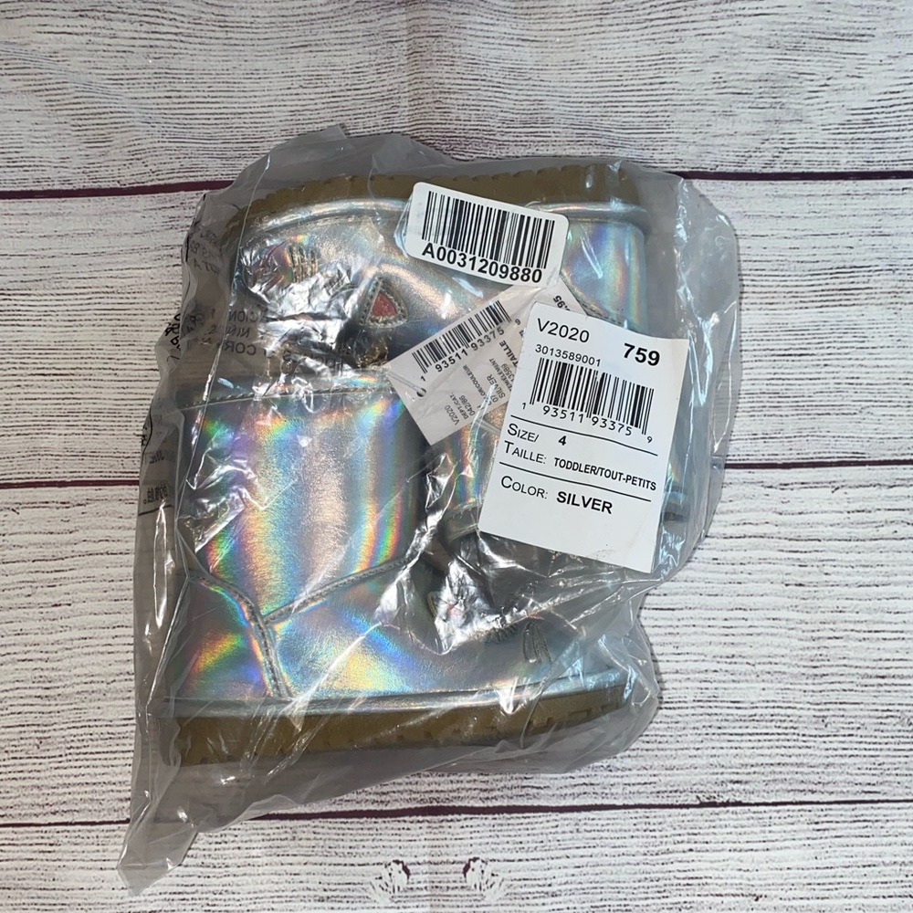 The Children’s Place Iridescent Girls Cat Boots